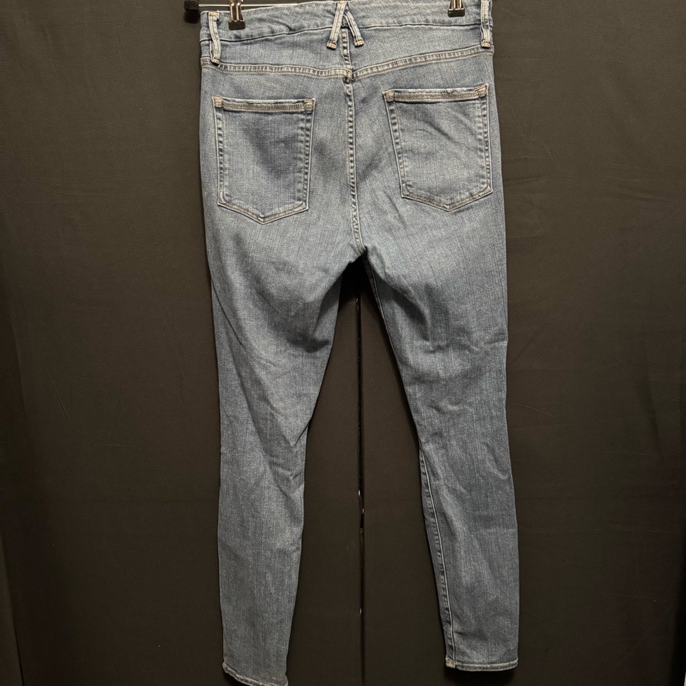 Good American Good Legs Medium Wash Distressed Knee Denim - Picture 4 of 4